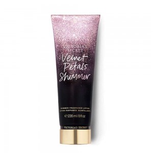 Victoria`s Secret Velvet Petals Shimmer - Loțiune de corp pentru femei 236 ml Victoria`s Secret Velvet Petals Shimmer - Loțiune de corp pentru femei 236 ml